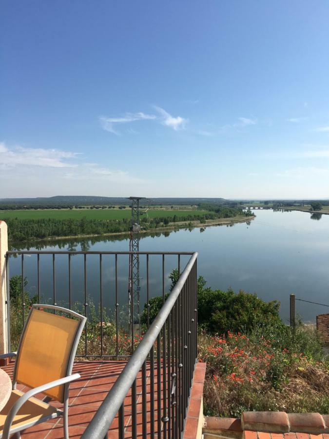 Alto De La Reserva Castronuno Esterno foto