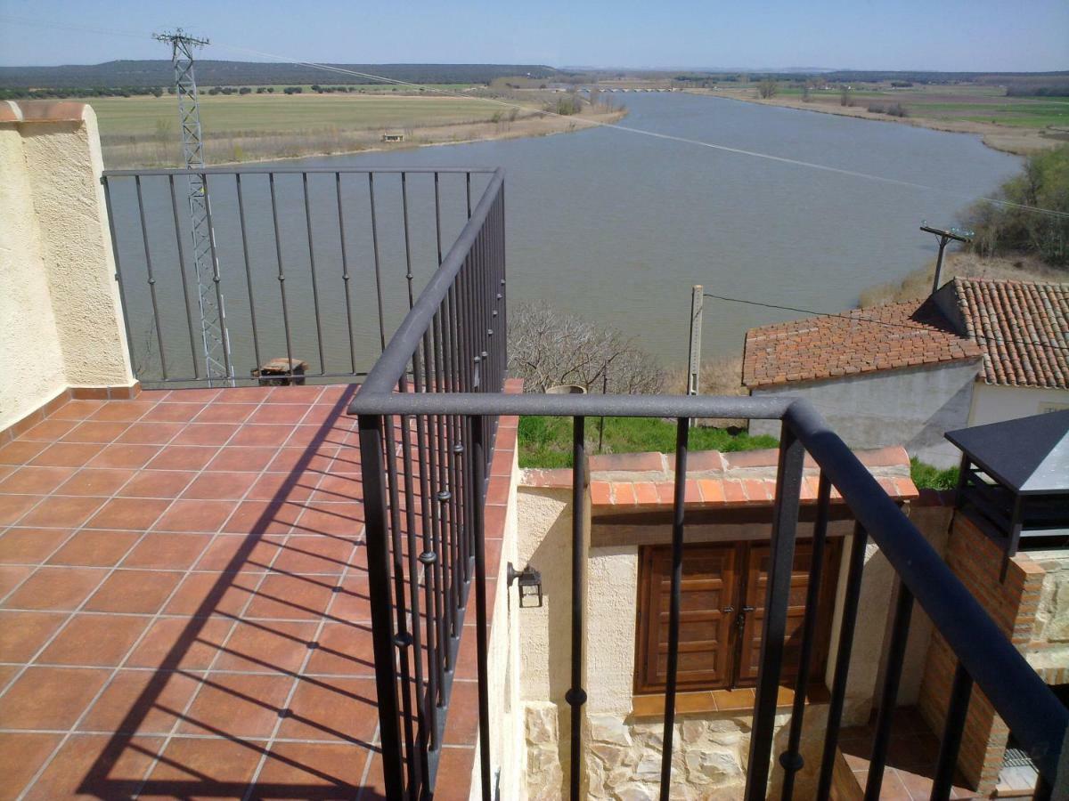 Alto De La Reserva Castronuno Esterno foto
